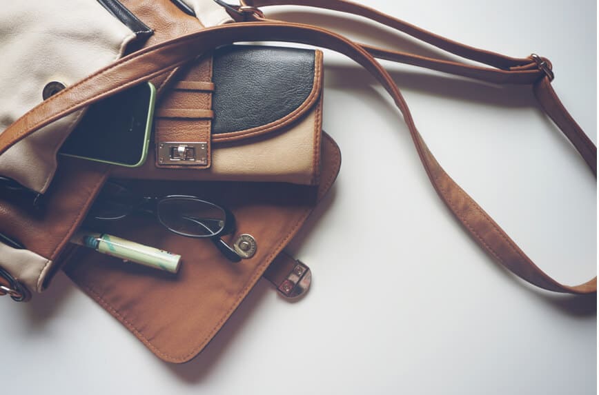 10 Items to Keep in Your Purse